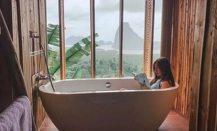 Luxury Oda