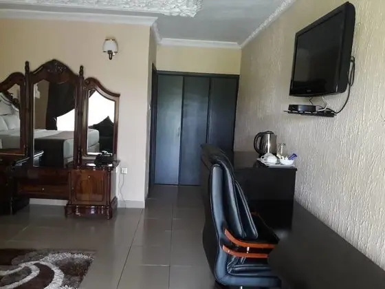 Tek Büyük Yataklı Oda