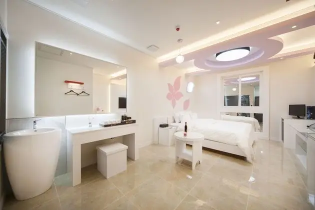 Standard Oda (Drive-through)