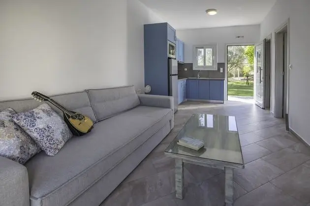 Ianos Garden Suite