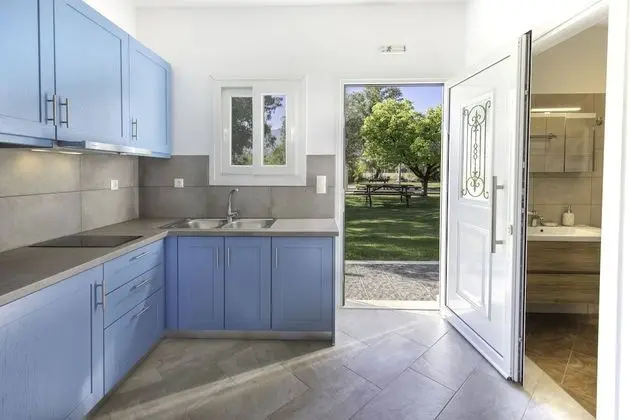 Ianos Garden Suite