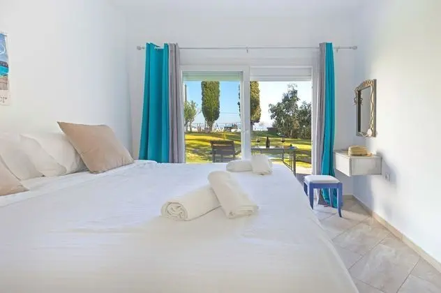 Ianos Garden Suite