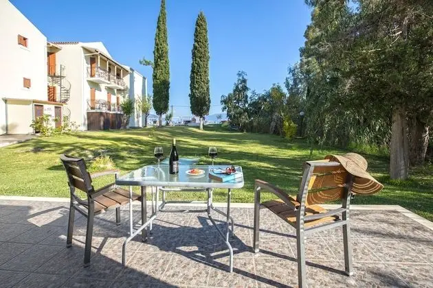 Ianos Garden Suite