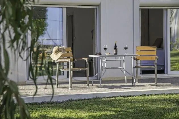 Ianos Garden Suite