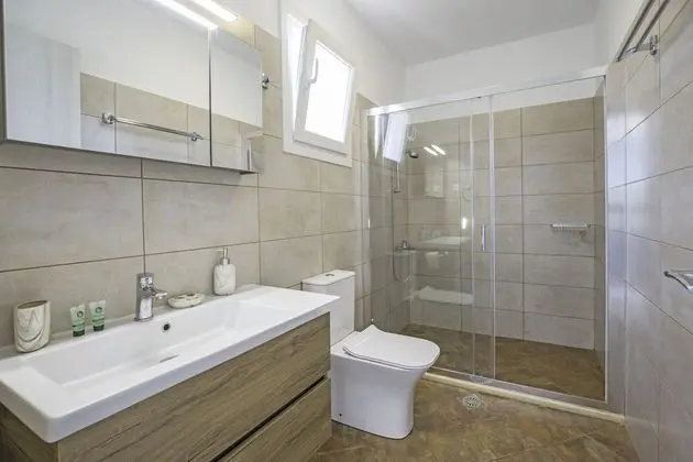 Ianos Garden Suite