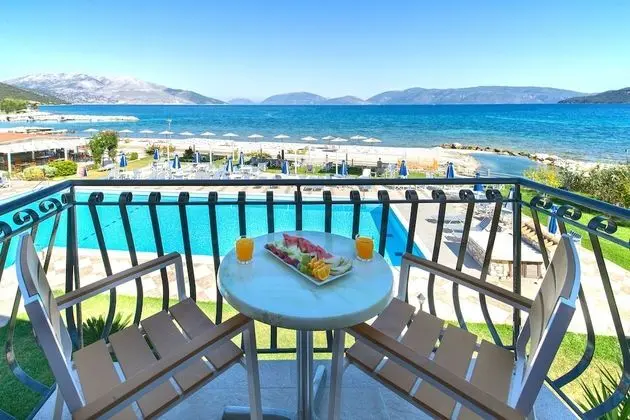 Twin or double STANDARD room with Sea view