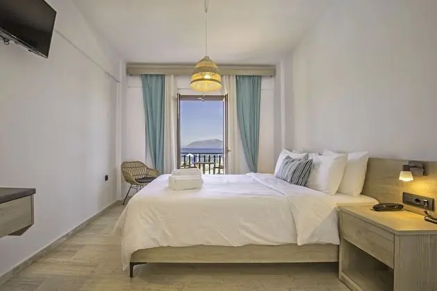 Twin or double STANDARD room with Sea view