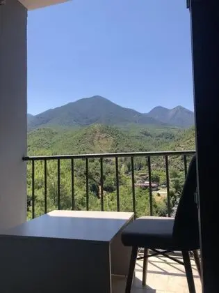 Üç Kişilik Oda, Şehir veya Dağ Manzaralı, Balkonlu
