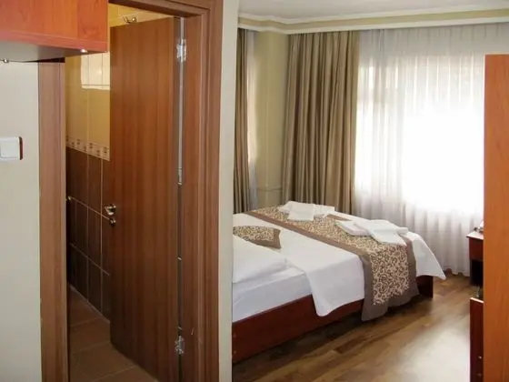 Standard Tek Büyük Yataklı Oda