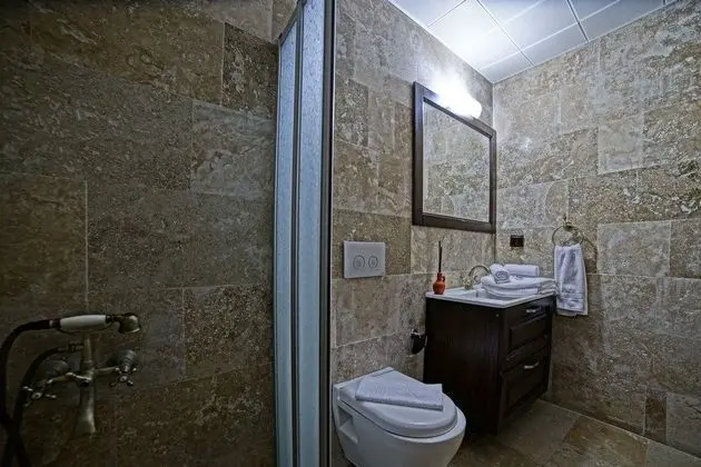Triple, Bahçe Manzaralı, Bahçe Katı