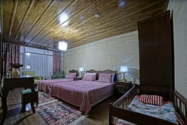 Triple, Bahçe Manzaralı, Bahçe Katı
