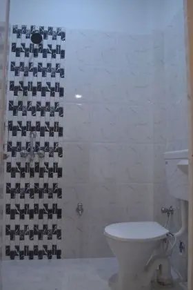 Club Üç Kişilik Oda, Sigara İçilmez