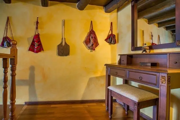 Traditional Dubleks (Mantzourana)