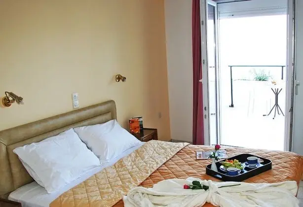Tek Büyük Yataklı Oda (1 Adult & 1 Child)