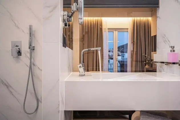 Deluxe Double or Twin Room with Side Sea View