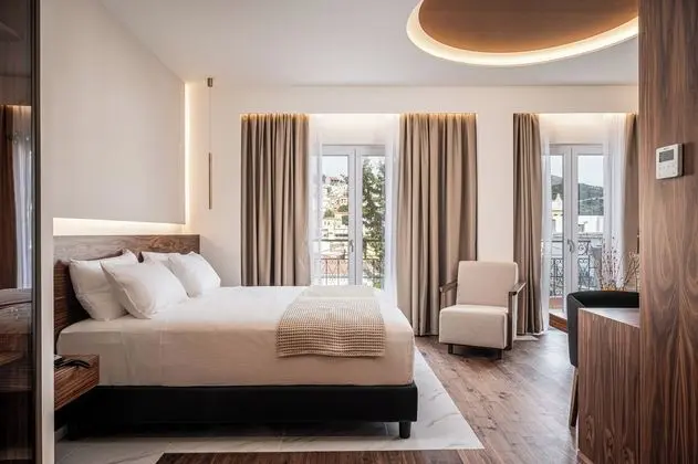 One Bedroom Junior Suite with Side Sea View