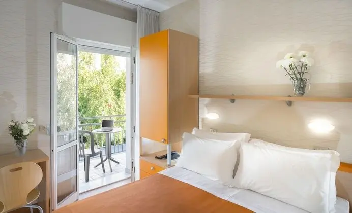 Comfort Tek Büyük veya İki Ayrı Yataklı Oda