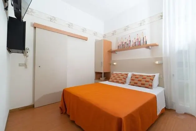 Comfort Tek Büyük veya İki Ayrı Yataklı Oda