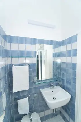Comfort Tek Büyük veya İki Ayrı Yataklı Oda