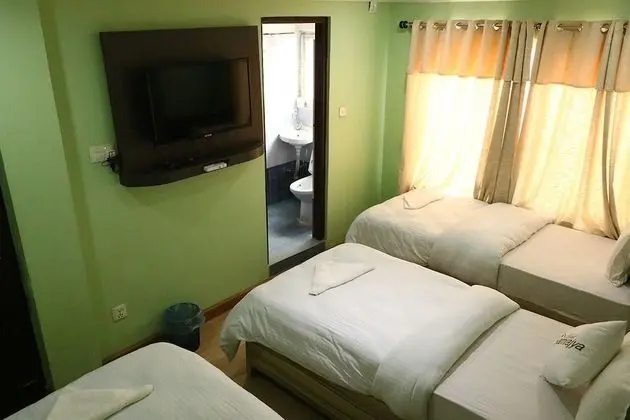 Basic Üç Kişilik Oda