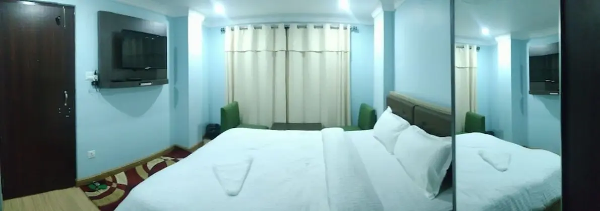 Deluxe Tek Büyük Yataklı Oda