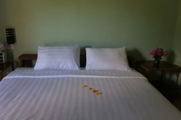 Deluxe Tek Büyük Yataklı Oda, Bahçe Manzaralı