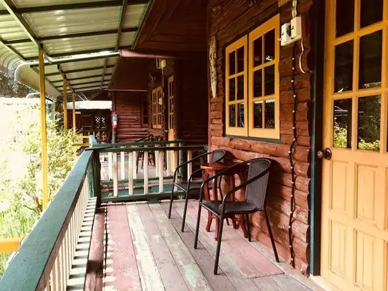Hut Wood Bungalow