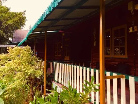 Hut Wood Bungalow