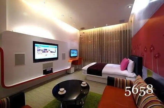 Deluxe Tek Büyük Yataklı Oda