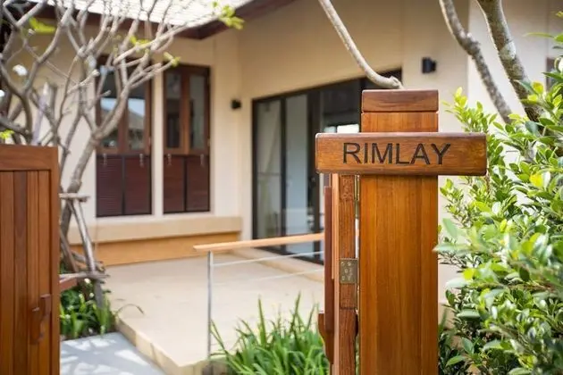 HIDEAWAY JACUZZI VILLA-RIMLAY