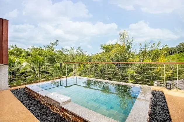 HIDEAWAY JACUZZI VILLA-RIMLAY