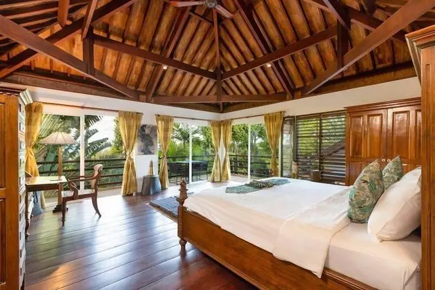 SEAVIEW POOL VILLA-CORTEZ