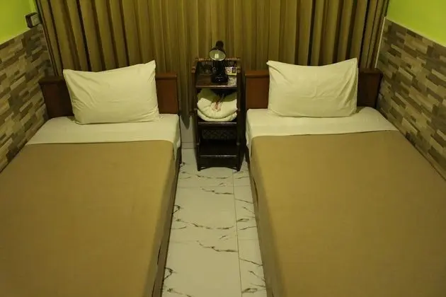A/C Shared Bathroom