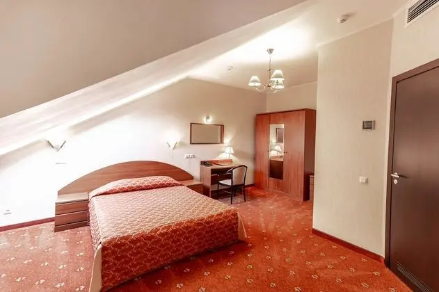 Luxury Oda
