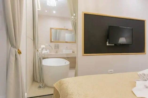 Luxury Tek Büyük Yataklı Oda