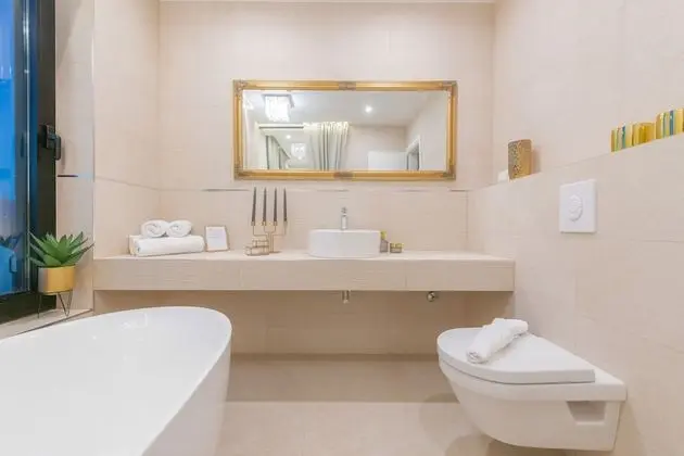 Luxury Tek Büyük Yataklı Oda