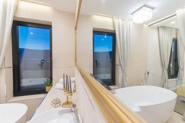 Luxury Tek Büyük Yataklı Oda