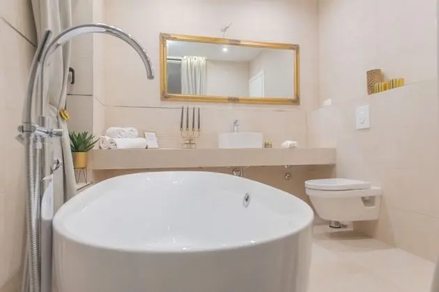 Luxury Tek Büyük Yataklı Oda