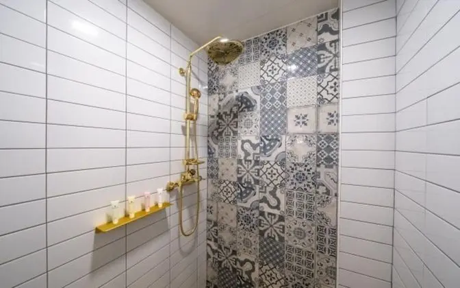 Oda (Standard room (Netflix viewing is pos)