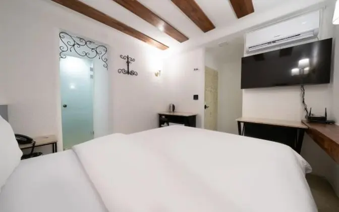 Oda (Standard room (Netflix viewing is pos)