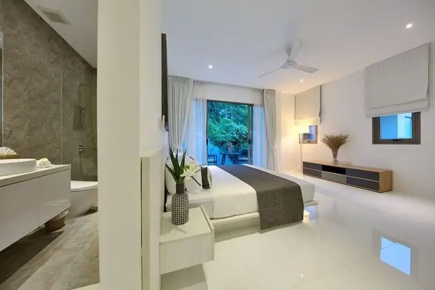 Luxury 4 Bedroom Villa with Ocean View and Private Infinity Pool