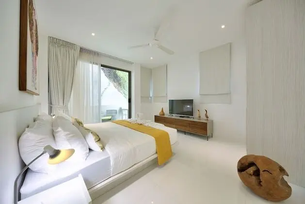 Luxury 4 Bedroom Villa with Ocean View and Private Infinity Pool