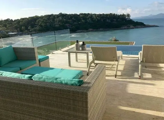 Luxury 4 Bedroom Villa with Ocean View and Private Infinity Pool