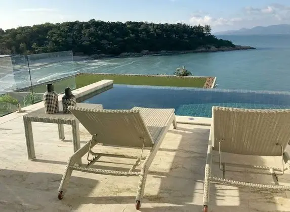 Luxury 4 Bedroom Villa with Ocean View and Private Infinity Pool