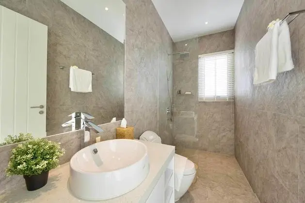 Luxury 4 Bedroom Villa with Ocean View and Private Infinity Pool