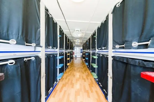 Shared Dormitory (Double-Sized Capsule)