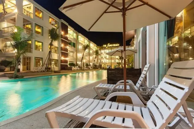 Deluxe Pool Access