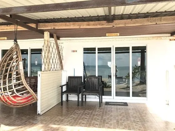 Beachfront Studio Aircon