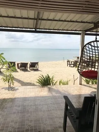 Beachfront Studio Aircon