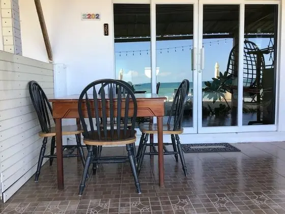 Beachfront Studio Aircon